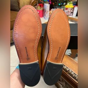 Allen Edmonds Cavanaugh leather men’s moccasins